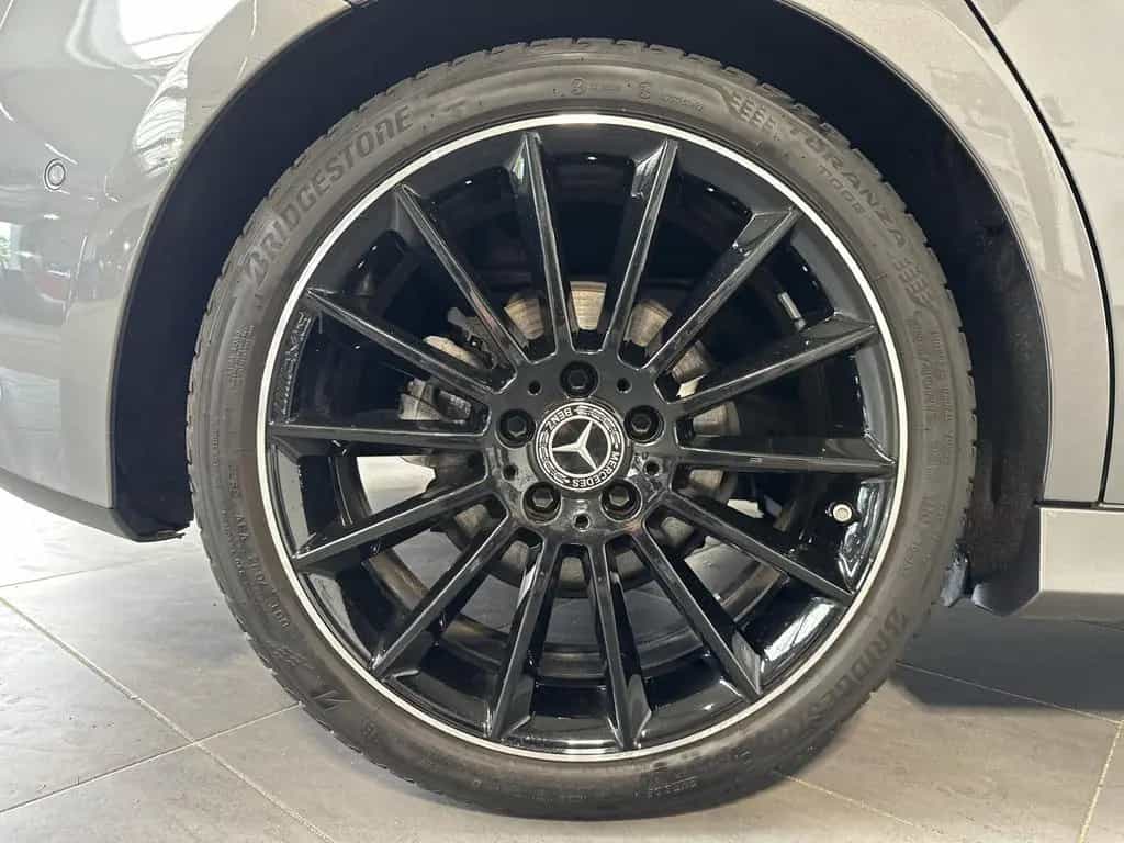 Mercedes-Benz A 180 AMG-Line NAV+LED+PANORAMA+SHZ+NIGHT+19ZOLL 02/2023-photo-2