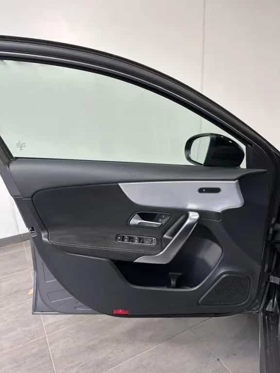 Mercedes-Benz A 180 AMG-Line NAV+LED+PANORAMA+SHZ+NIGHT+19ZOLL 02/2023-photo-6