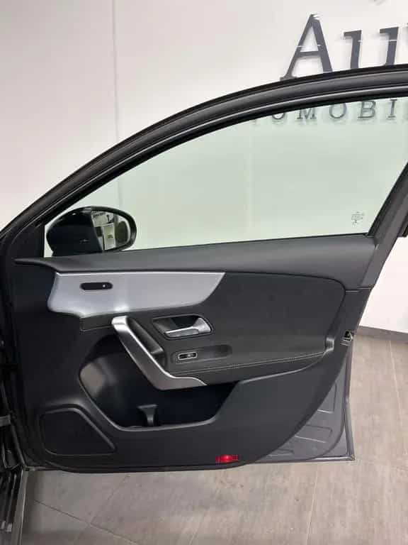 Mercedes-Benz A 180 AMG-Line NAV+LED+PANORAMA+SHZ+NIGHT+19ZOLL 02/2023-photo-7