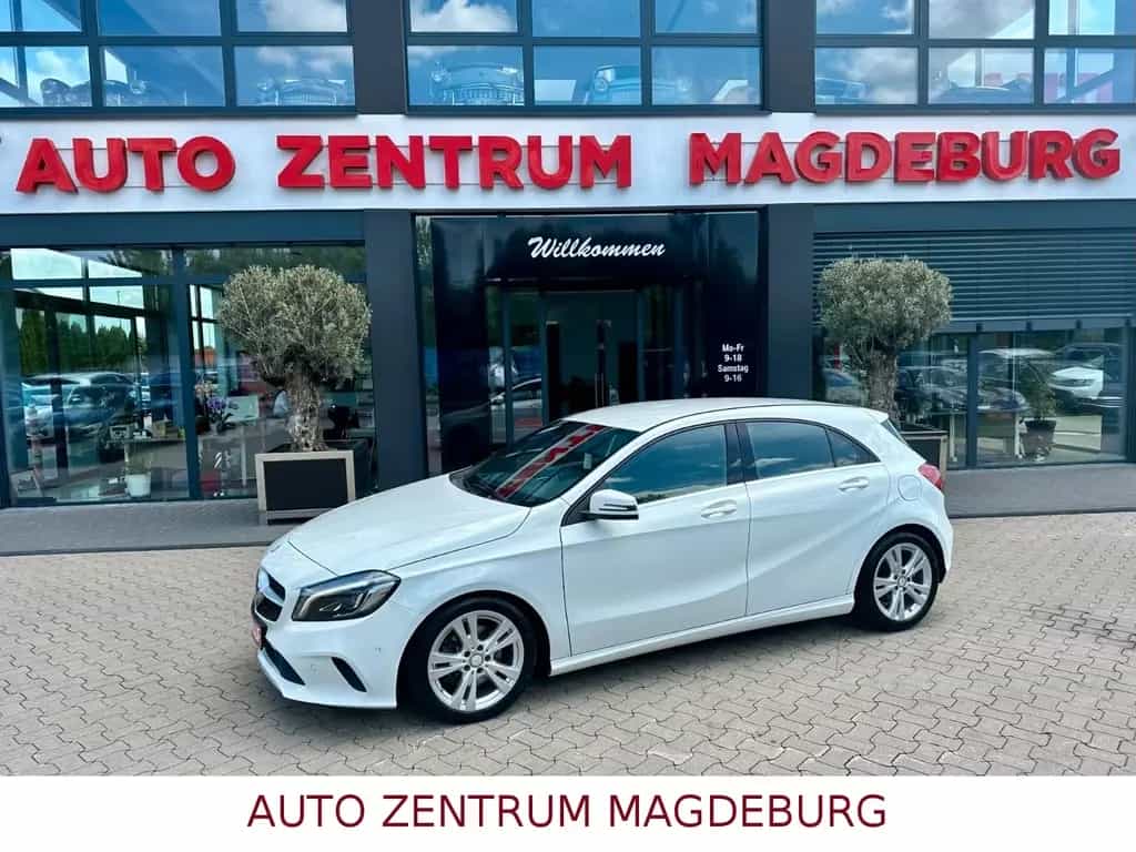 Mercedes-Benz A 180 *LED*ABSTANDSTEMPOMAT*KAMERA* 11/2016-photo-0