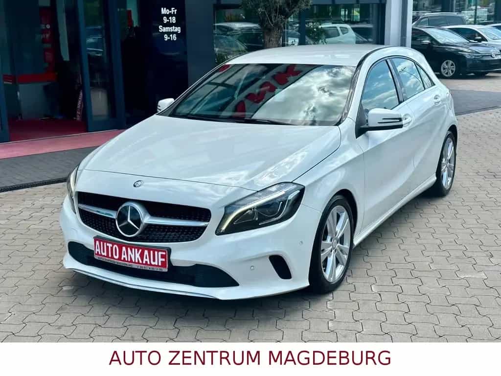 Mercedes-Benz A 180 *LED*ABSTANDSTEMPOMAT*KAMERA* 11/2016-photo-1