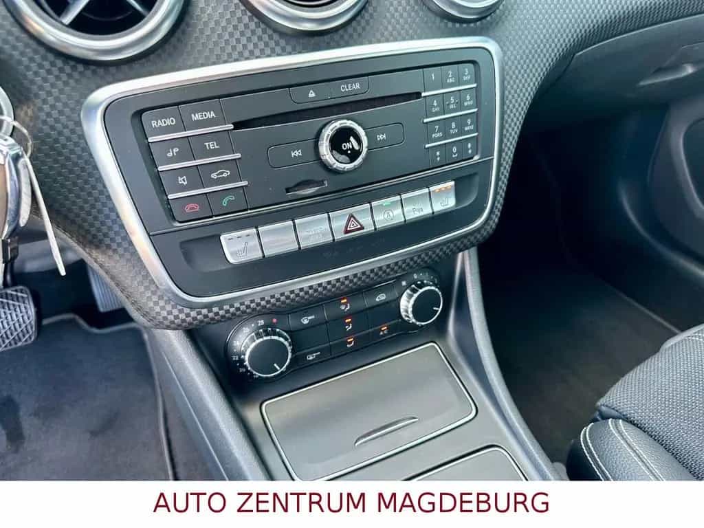 Mercedes-Benz A 180 *LED*ABSTANDSTEMPOMAT*KAMERA* 11/2016-photo-24