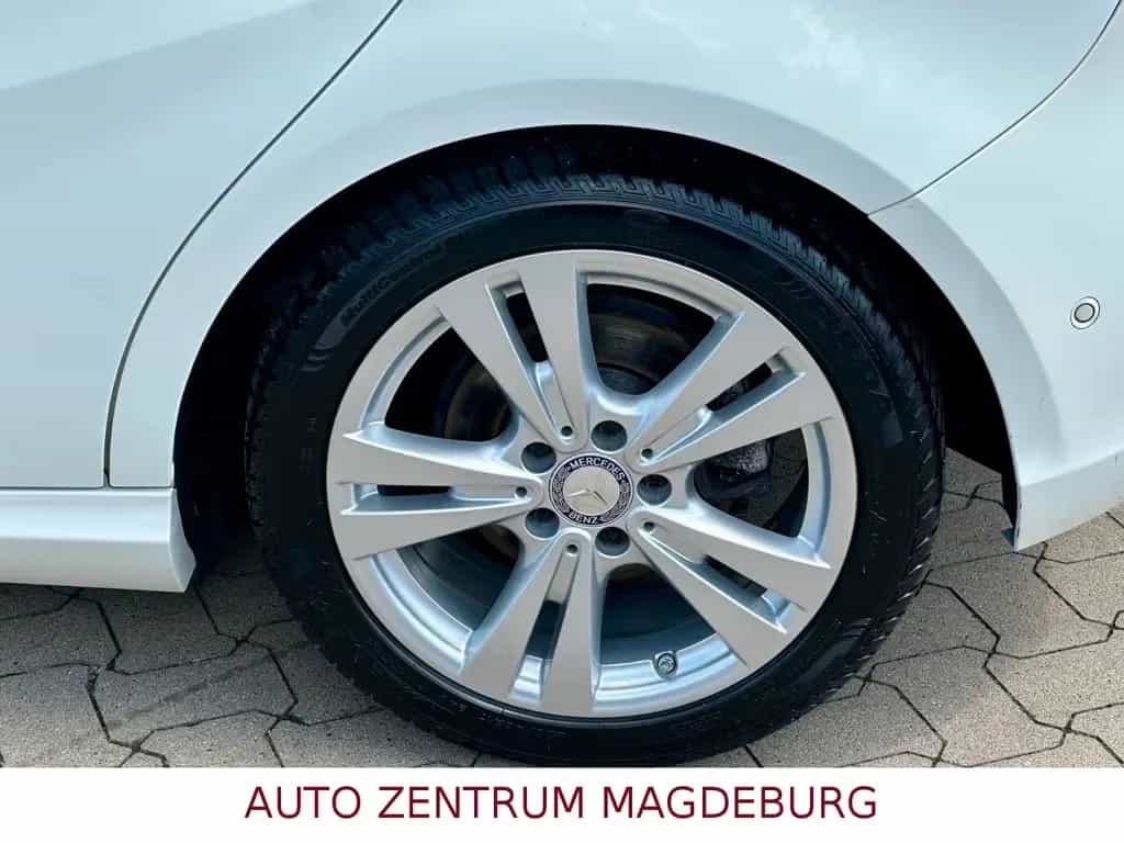Mercedes-Benz A 180 *LED*ABSTANDSTEMPOMAT*KAMERA* 11/2016-photo-8