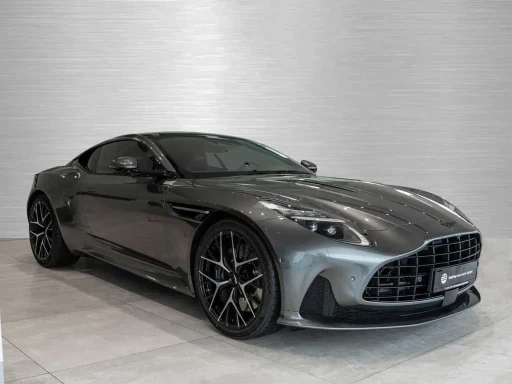 Aston Martin DB12 V8 Coupe 08/2025-photo-13