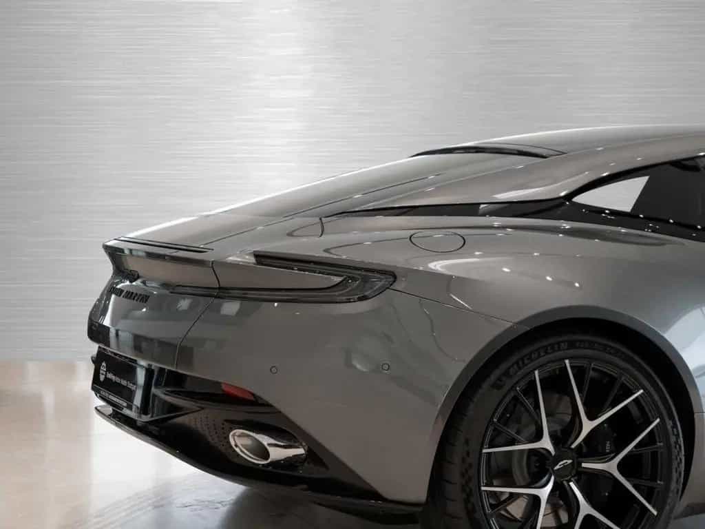 Aston Martin DB12 V8 Coupe 08/2025-photo-18