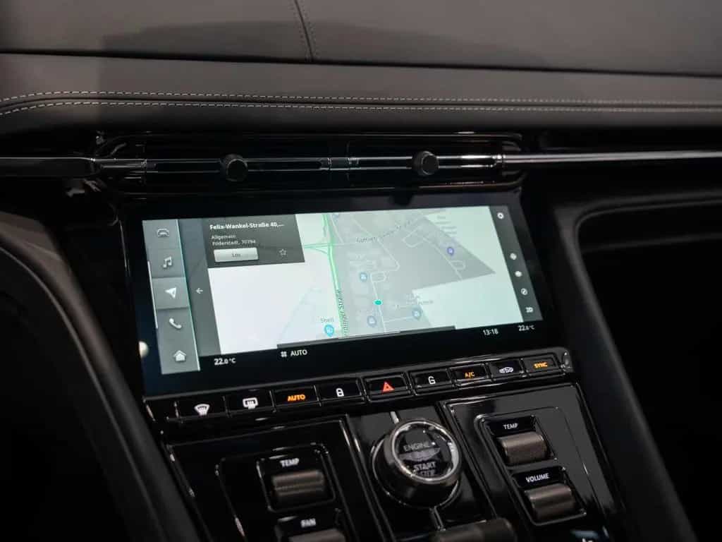 Aston Martin DB12 V8 Coupe 08/2025-photo-24
