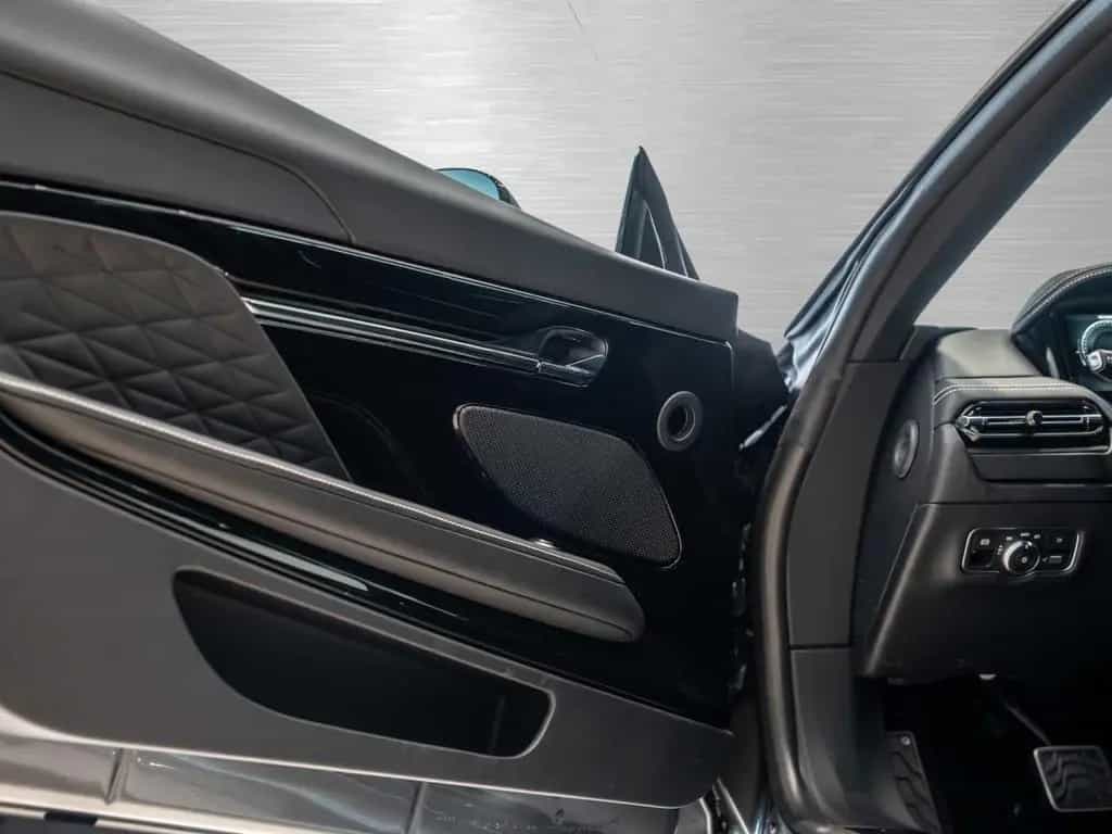 Aston Martin DB12 V8 Coupe 08/2025-photo-31