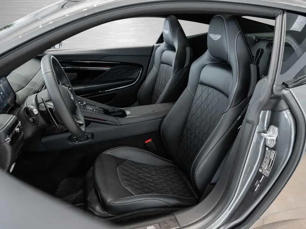 Aston Martin DB12 V8 Coupe 08/2025-photo-33