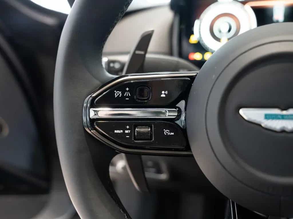 Aston Martin DB12 V8 Coupe 08/2025-photo-35