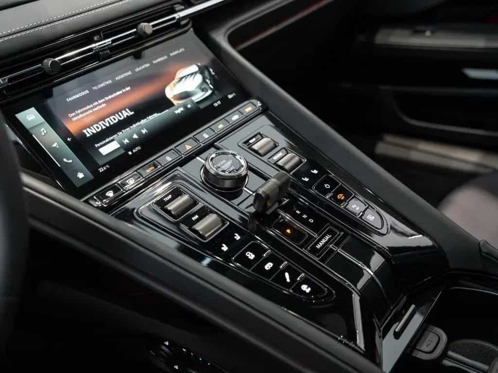 Aston Martin DB12 V8 Coupe 08/2025-photo-36