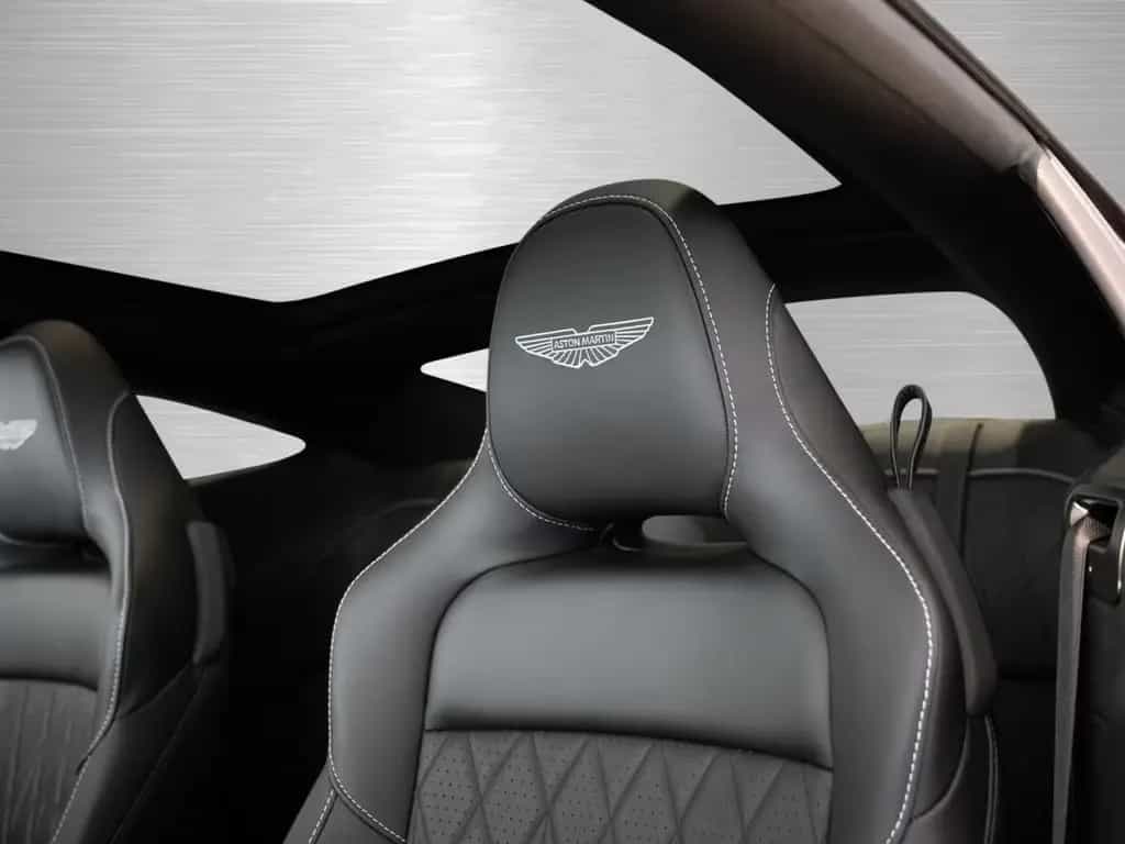 Aston Martin DB12 V8 Coupe 08/2025-photo-4