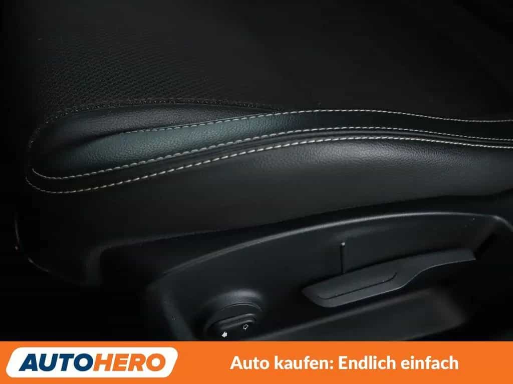 Jaguar XE 20d R-Sport Aut*NAVI*XENON*TEMPO*CAM*PDC*SHZ* 09/2015-photo-26