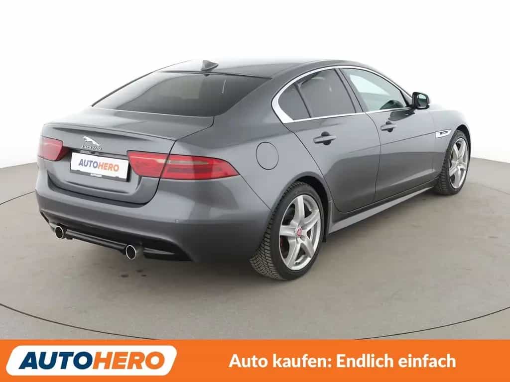 Jaguar XE 20d R-Sport Aut*NAVI*XENON*TEMPO*CAM*PDC*SHZ* 09/2015-photo-5