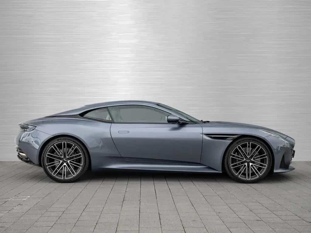 Aston Martin DB12 V8 Coupe 04/2024-photo-12