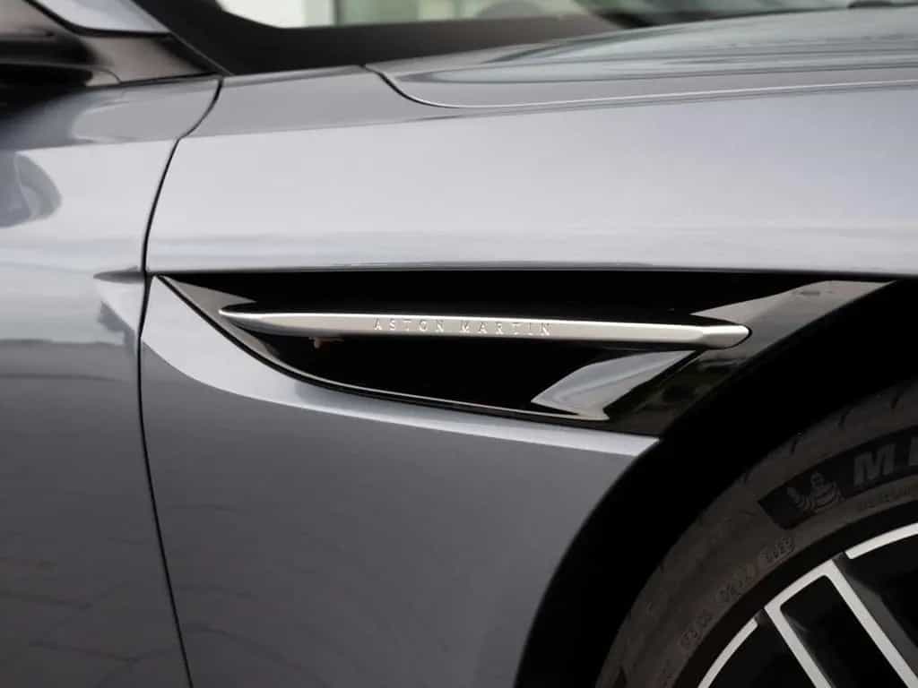 Aston Martin DB12 V8 Coupe 04/2024-photo-14
