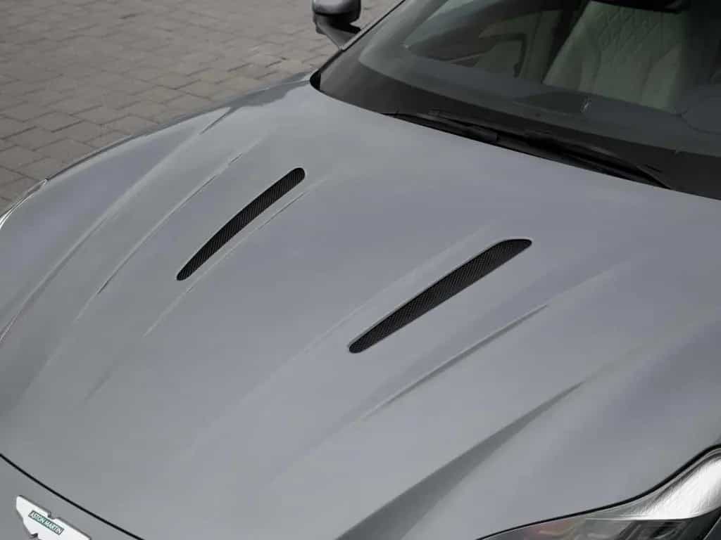 Aston Martin DB12 V8 Coupe 04/2024-photo-17