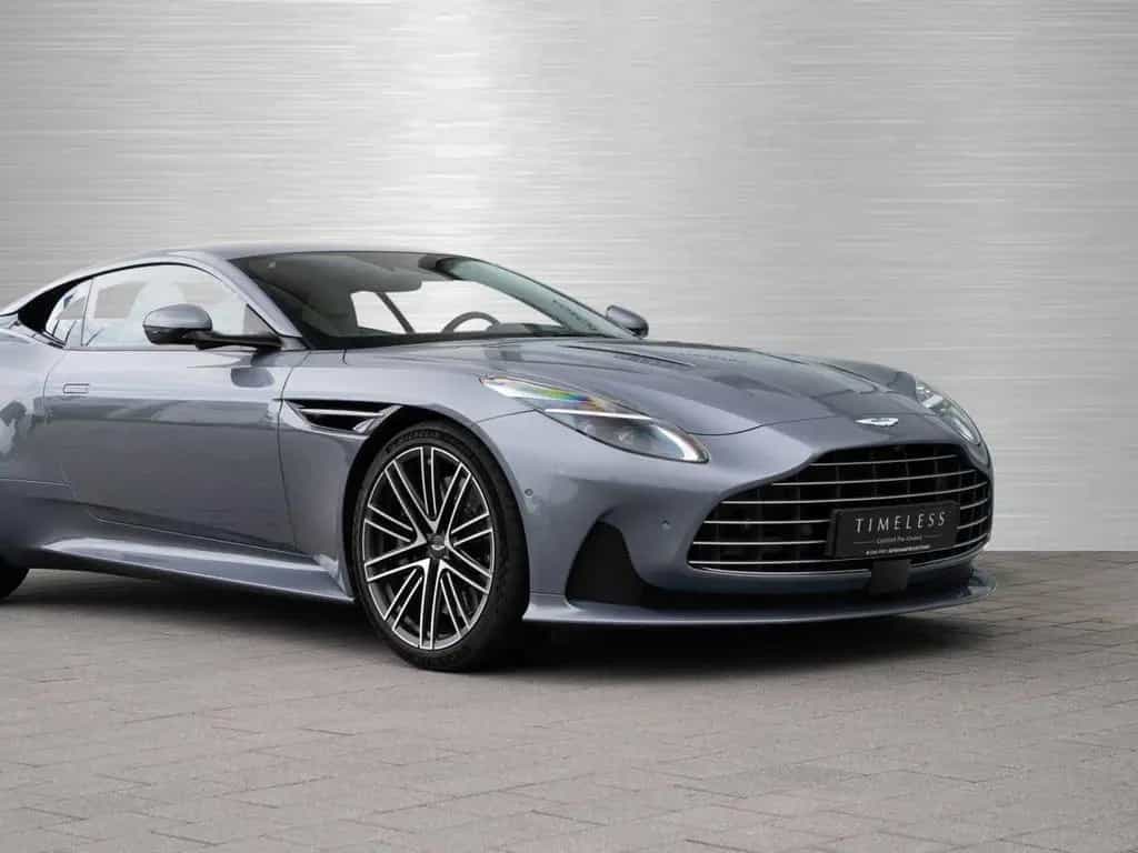 Aston Martin DB12 V8 Coupe 04/2024-photo-18