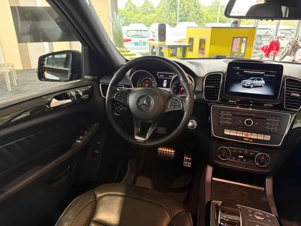Mercedes-Benz GLE 500 4Matic*AMG-Line*360°*Pano*AHK*SHZ* 10/2018-photo-26