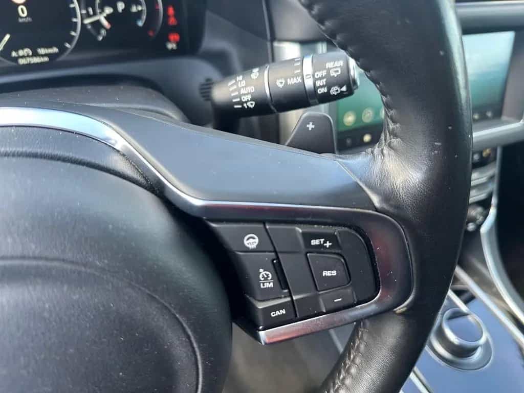 Jaguar XF Sportbrake Portfolio Pano AHK LED 12/2018-photo-10