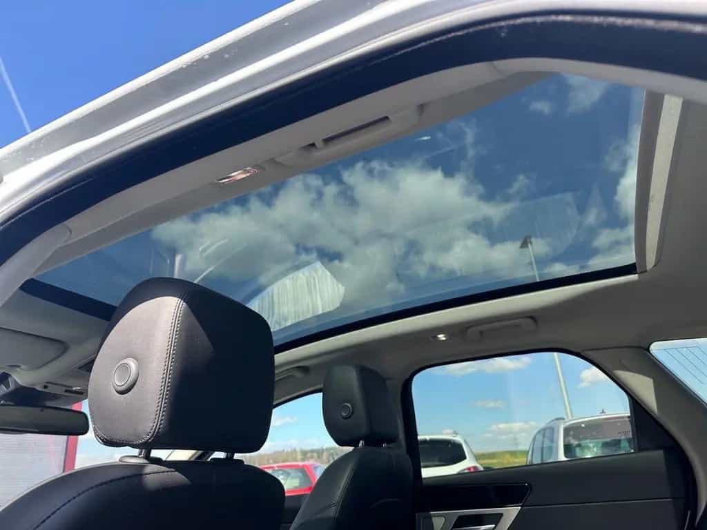 Jaguar XF Sportbrake Portfolio Pano AHK LED 12/2018-photo-17