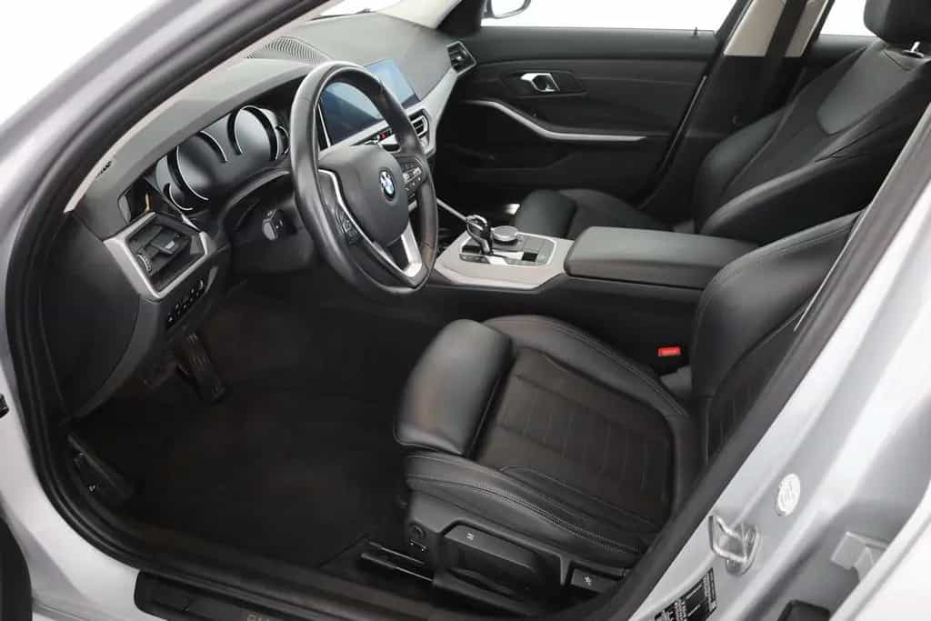 BMW 318 d Touring Advantage LED Navi Sitzheizung PDC 01/2020-photo-22