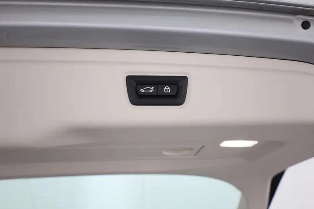BMW 318 d Touring Advantage LED Navi Sitzheizung PDC 01/2020-photo-27