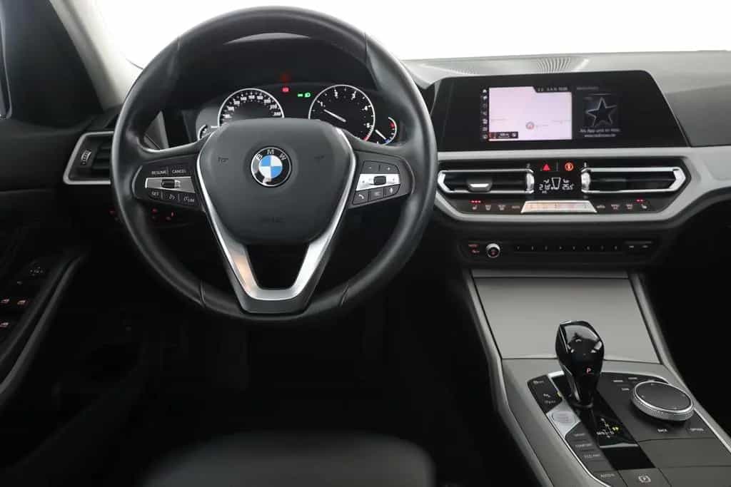 BMW 318 d Touring Advantage LED Navi Sitzheizung PDC 01/2020-photo-9