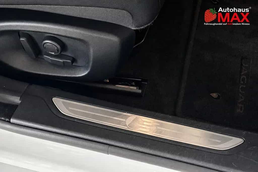 Jaguar XF Sportbrake S~SZH~SpurH~TotW~LHZ~Tempo 07/2018-photo-20