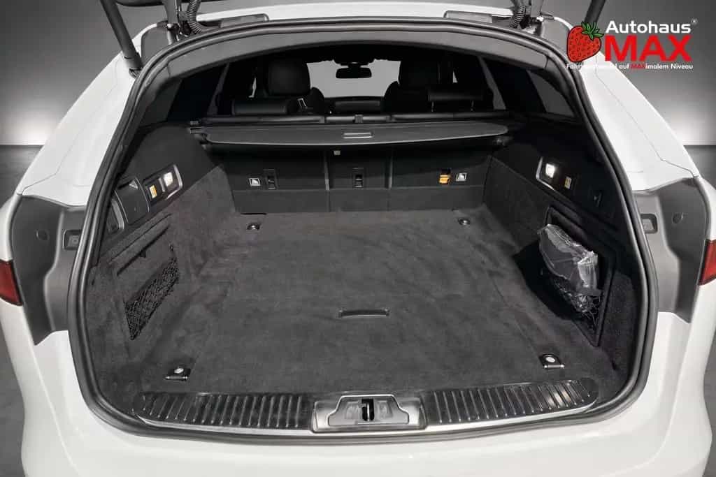 Jaguar XF Sportbrake S~SZH~SpurH~TotW~LHZ~Tempo 07/2018-photo-24