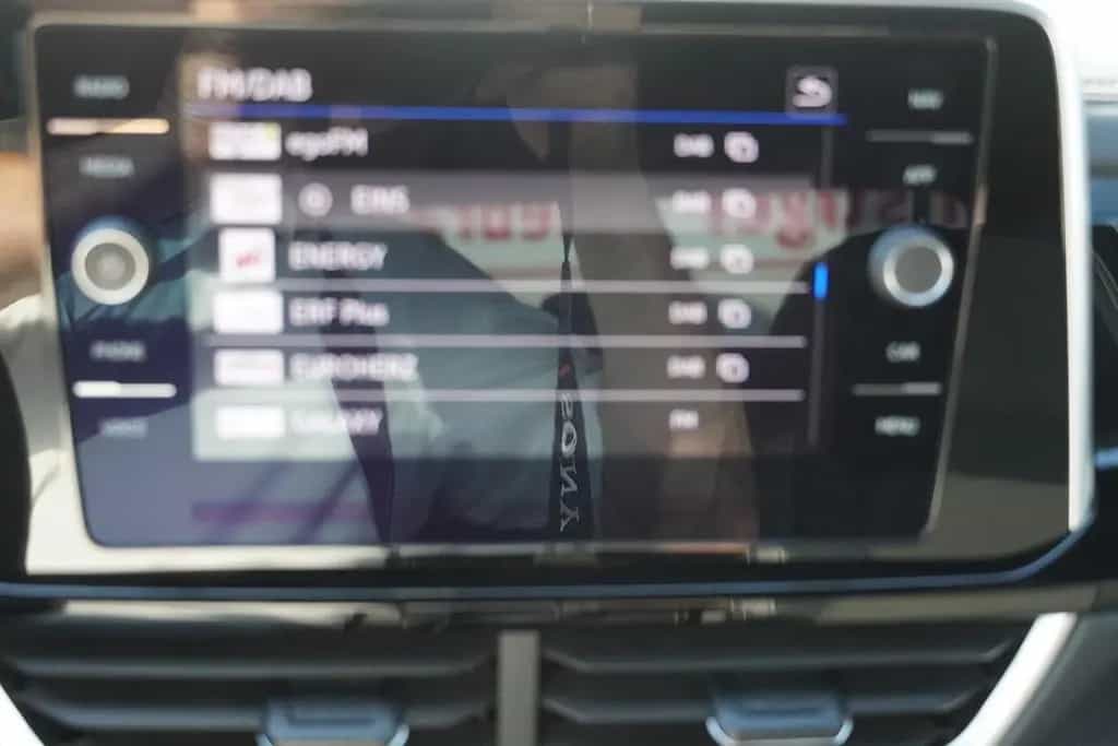 Volkswagen T-Roc 1.0 R-Line LED Navi ACC Sitzheizung Kamera 01/2023-photo-17