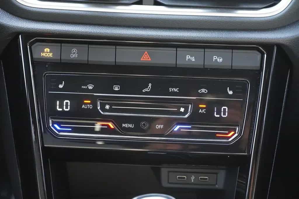 Volkswagen T-Roc 1.0 R-Line LED Navi ACC Sitzheizung Kamera 01/2023-photo-23