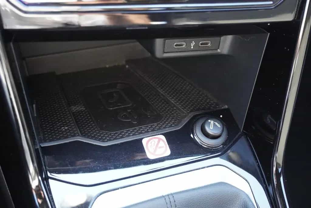 Volkswagen T-Roc 1.0 R-Line LED Navi ACC Sitzheizung Kamera 01/2023-photo-24