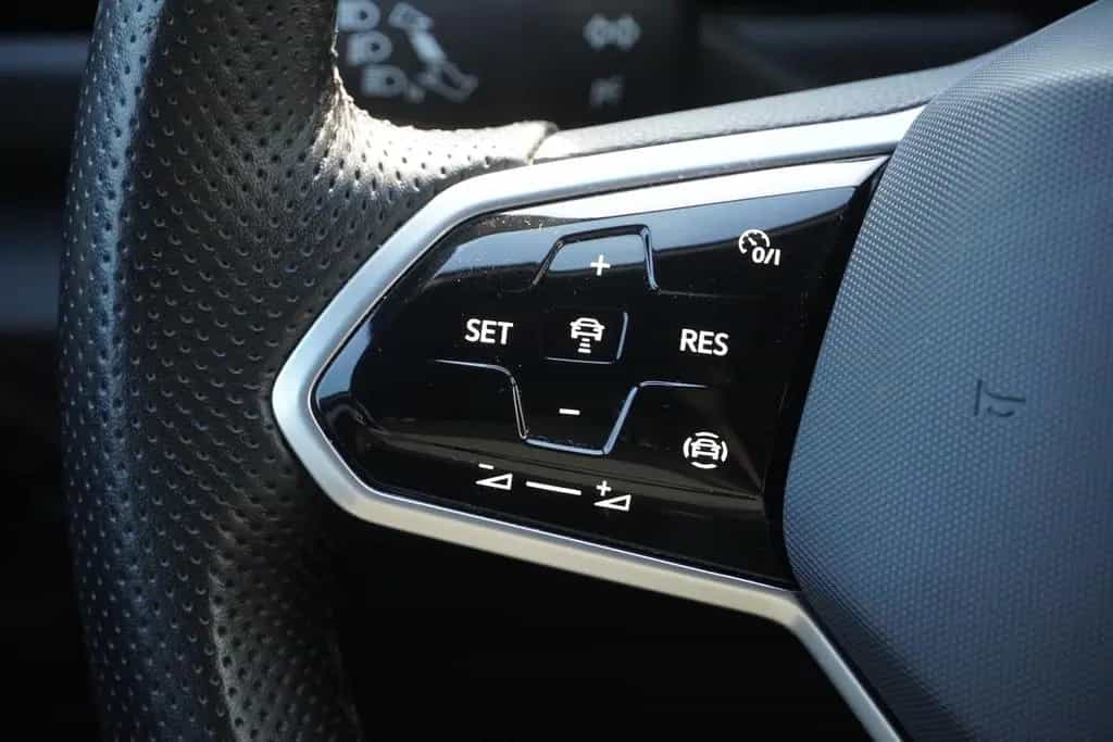 Volkswagen T-Roc 1.0 R-Line LED Navi ACC Sitzheizung Kamera 01/2023-photo-30