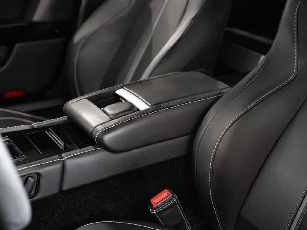 Aston Martin V12 Vantage S Coupe Aston Martin Hamburg 09/2014-photo-19