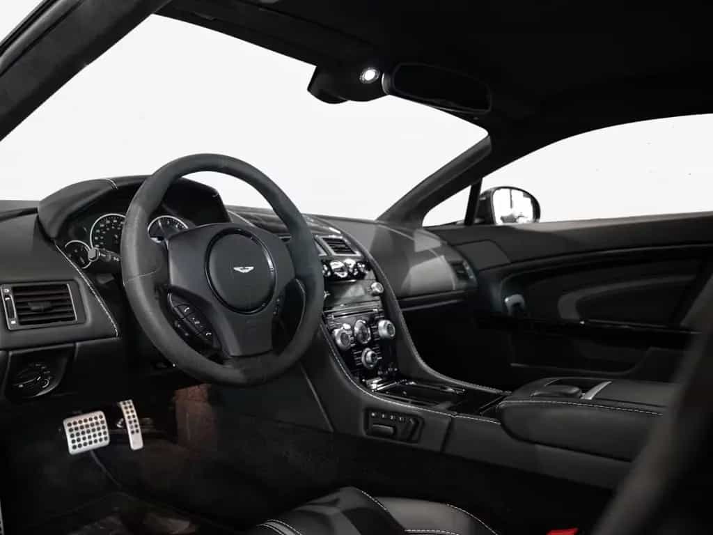 Aston Martin V12 Vantage S Coupe Aston Martin Hamburg 09/2014-photo-2
