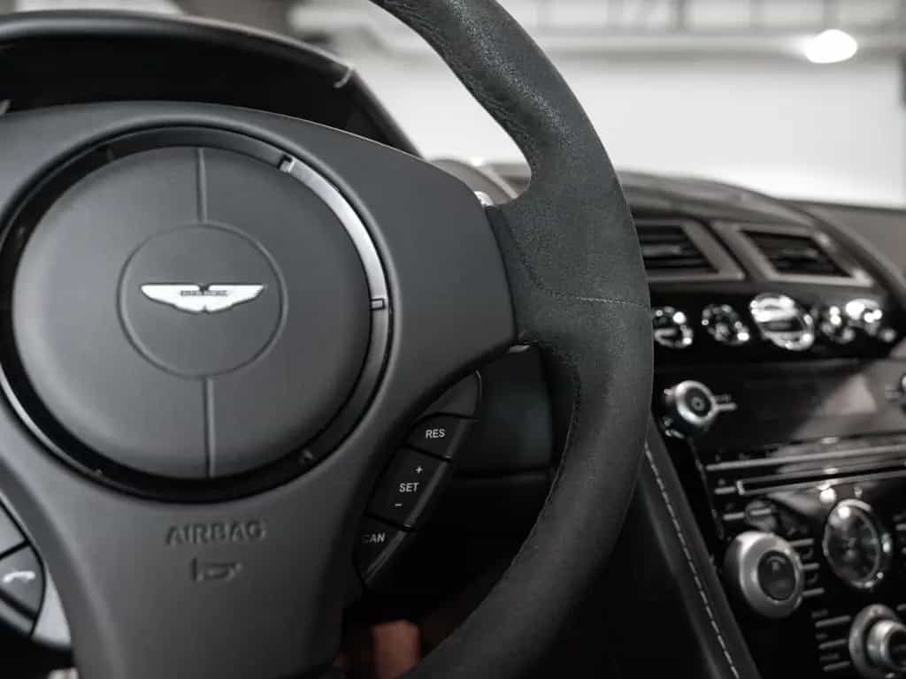 Aston Martin V12 Vantage S Coupe Aston Martin Hamburg 09/2014-photo-23