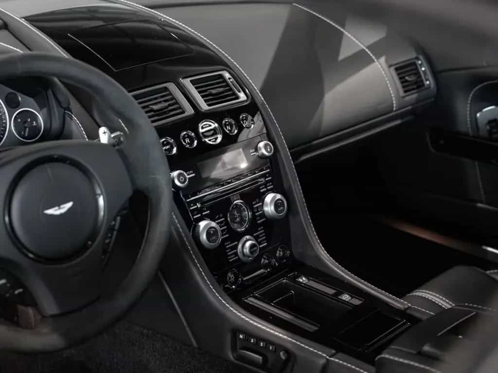 Aston Martin V12 Vantage S Coupe Aston Martin Hamburg 09/2014-photo-9