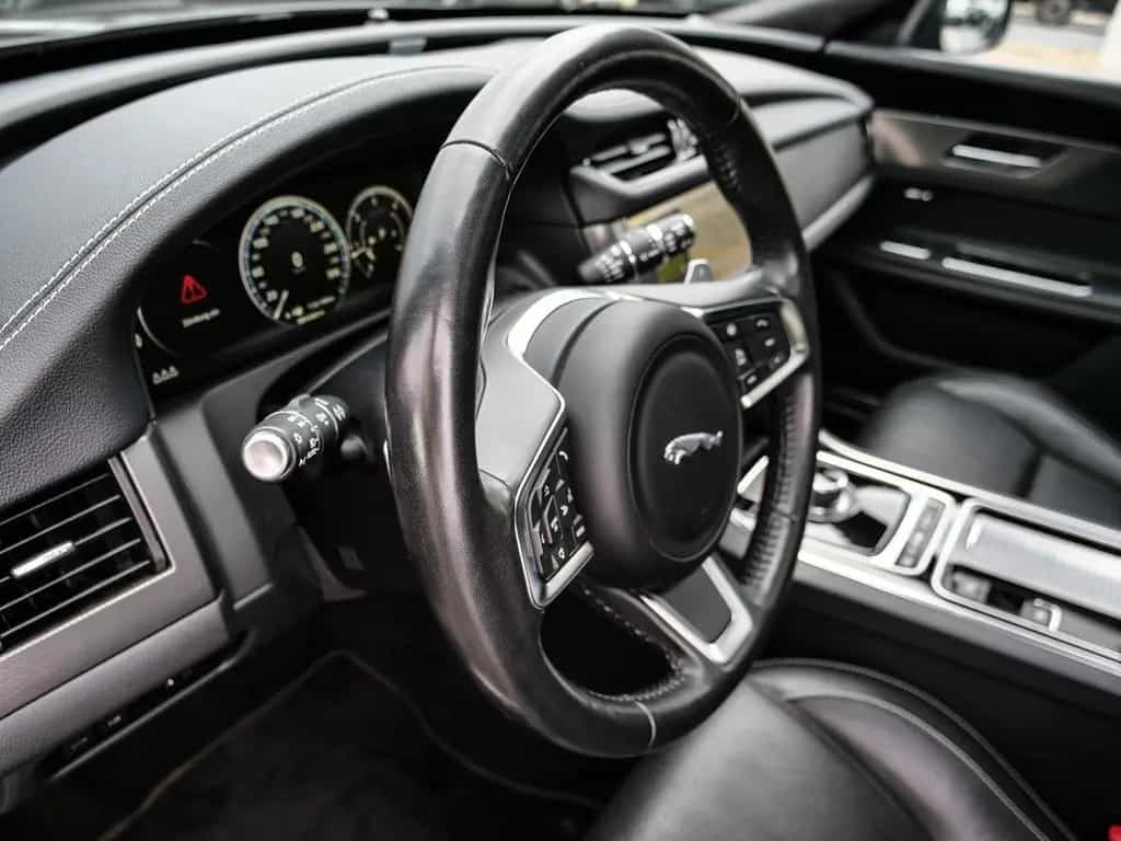 Jaguar XF Sportbrake Chequered Flag AWD Niveau Panorama 08/2020-photo-12