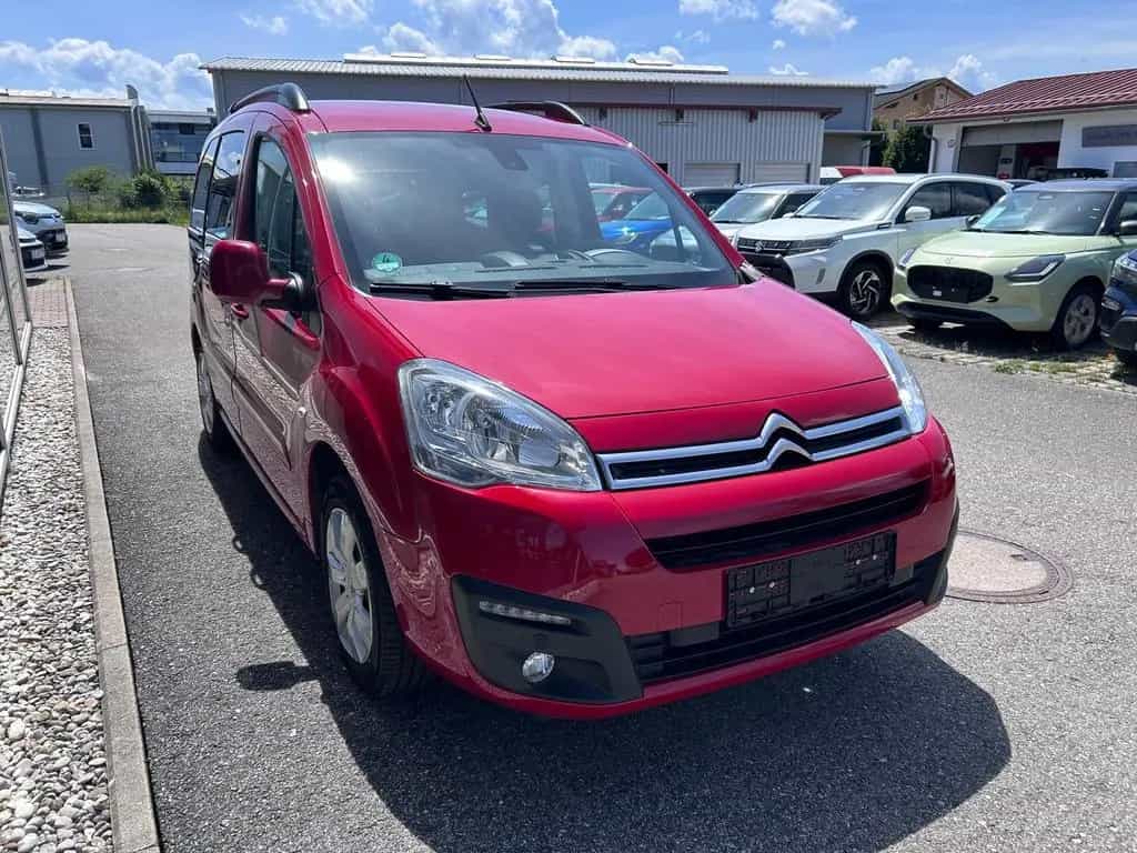 Citroën Berlingo Shine 1.2 PureTech 110 Stop&Start 81... 03/2018-photo-4