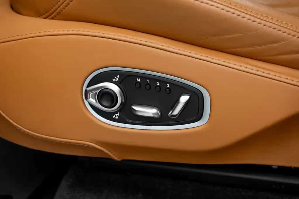 Aston Martin DBX // NETTO EXPORT // ACCIDENT FREE 05/2021-photo-14