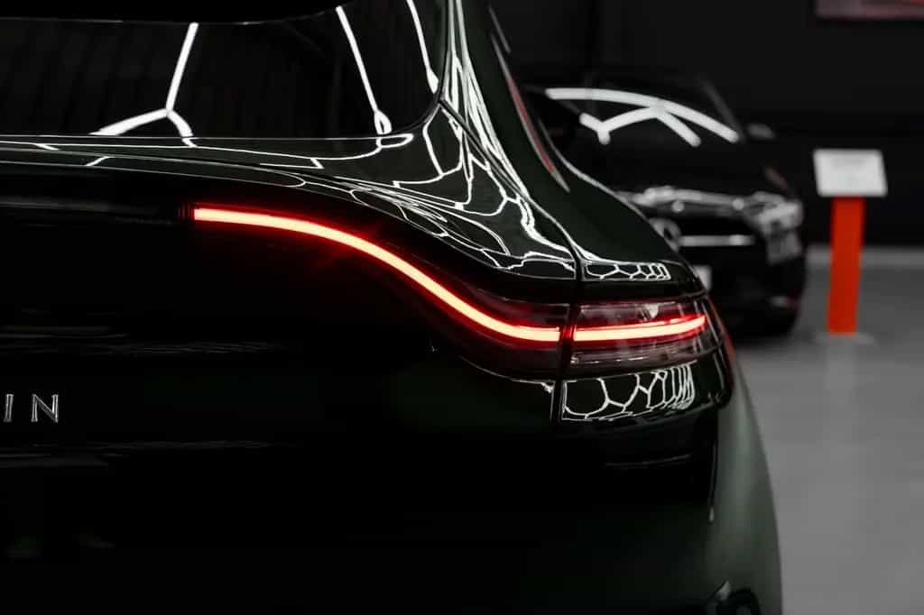 Aston Martin DBX // NETTO EXPORT // ACCIDENT FREE 05/2021-photo-5