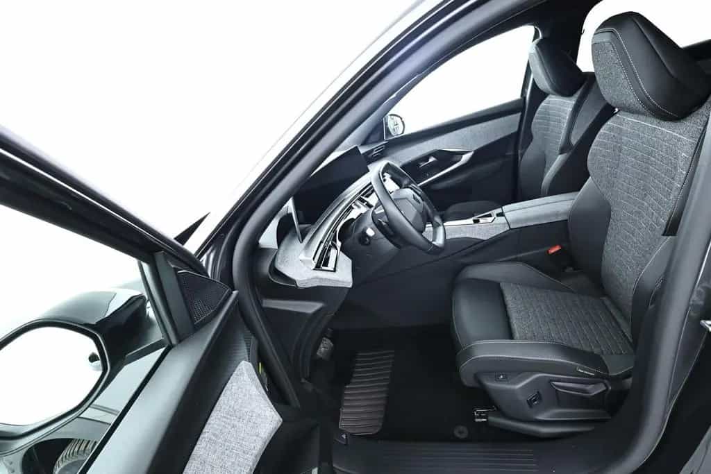 Peugeot 5008 1.2 MH 136 Allure|ACC|NAV|360°|SHZG|LED|7Si 03/2025-photo-7