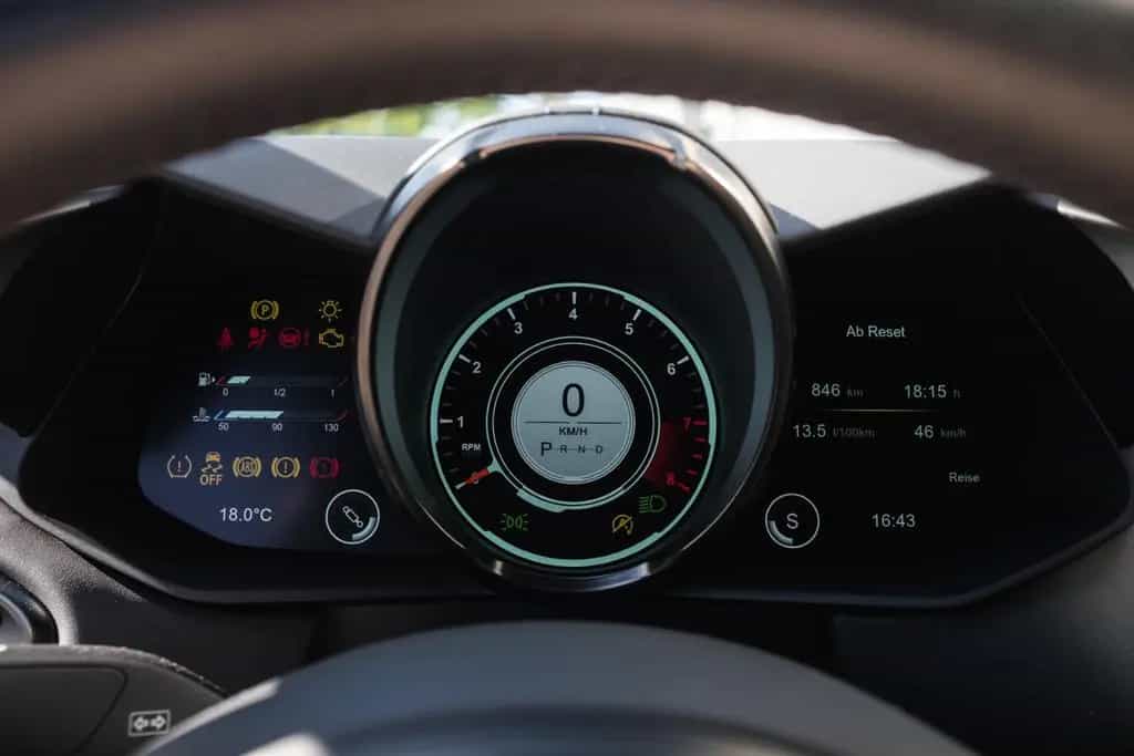 Aston Martin V8 Vantage 4.0 V8 - Sitzbelüftung-Service neu 03/2023-photo-13