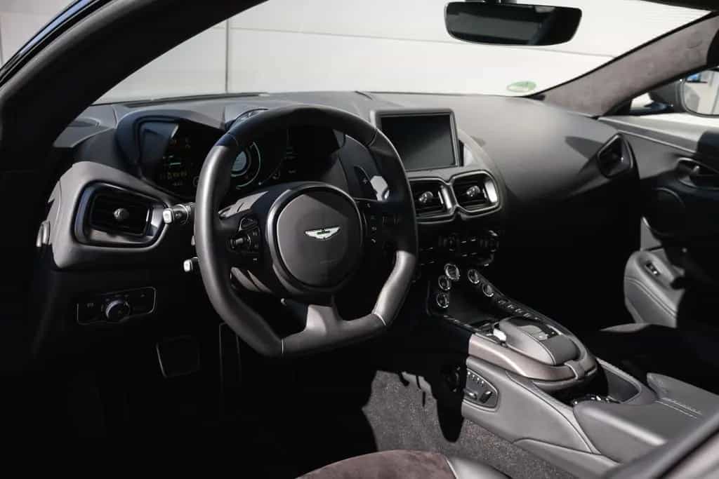 Aston Martin V8 Vantage 4.0 V8 - Sitzbelüftung-Service neu 03/2023-photo-9