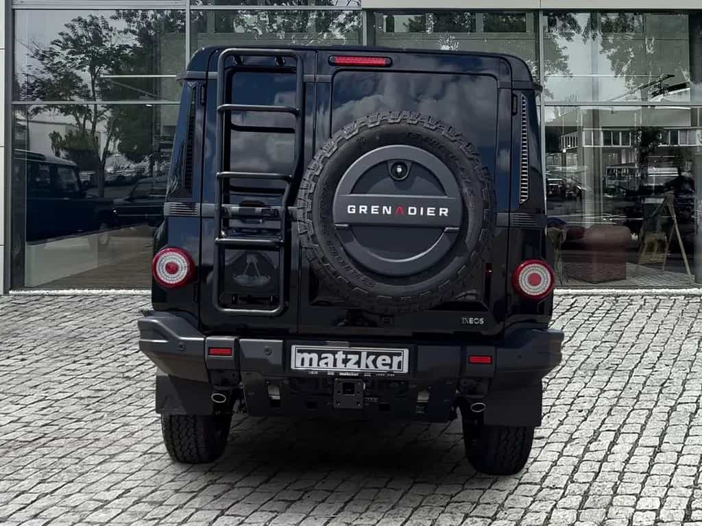 INEOS Grenadier SW 3.0 Benzin Black Edition MJ 2026 null-photo-3