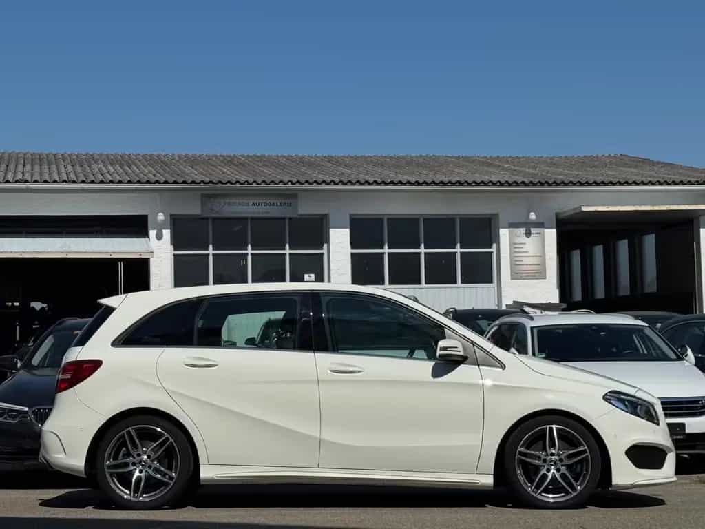 Mercedes-Benz B 250 AUTOMATIK**AMG LINE**GARANTIE*AHK*8-FACH* 05/2017-photo-1