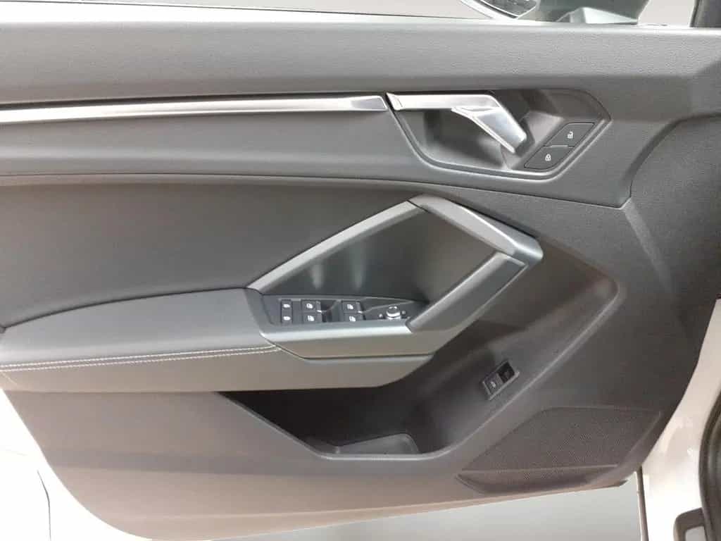 Audi Q3 40 2.0TFSI quattro S-Line *Navi*AHK*LED*Sitzh 07/2019-photo-13