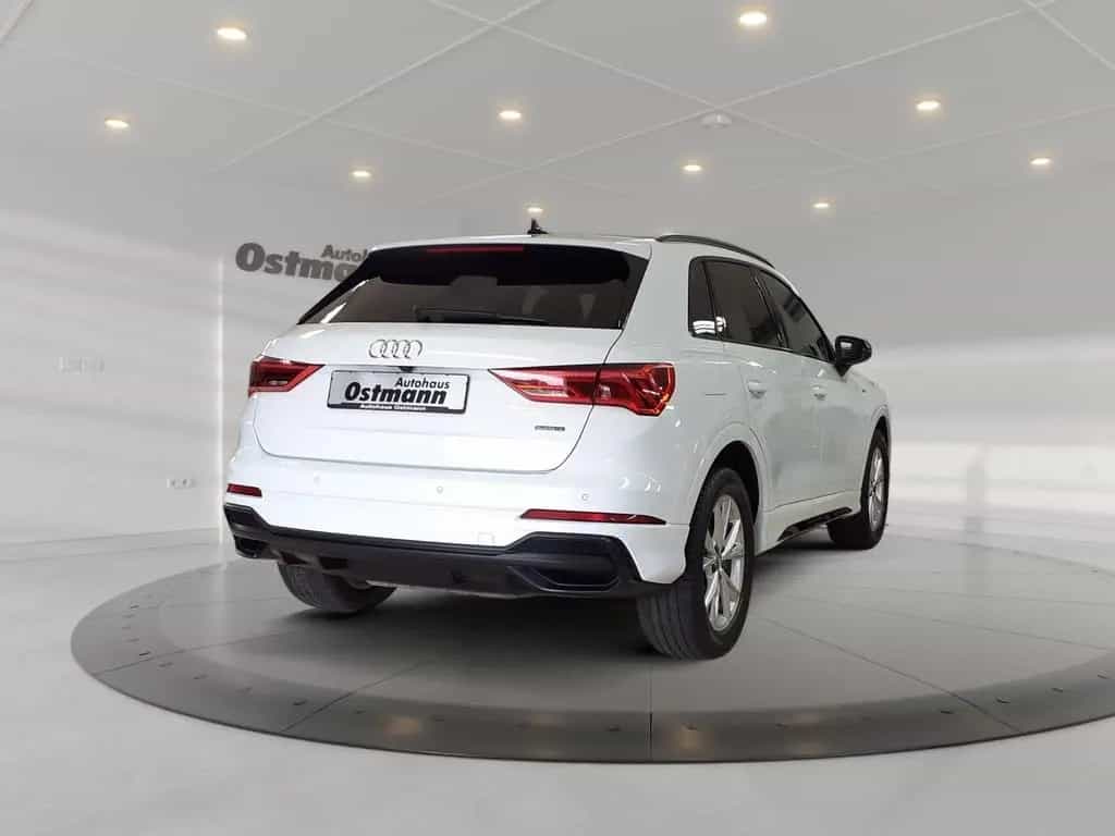 Audi Q3 40 2.0TFSI quattro S-Line *Navi*AHK*LED*Sitzh 07/2019-photo-3