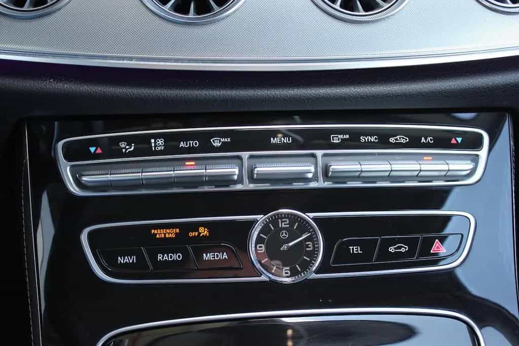Mercedes-Benz E 200 Cabrio Cap & Scarf letzter Halter s. 2019 05/2018-photo-15