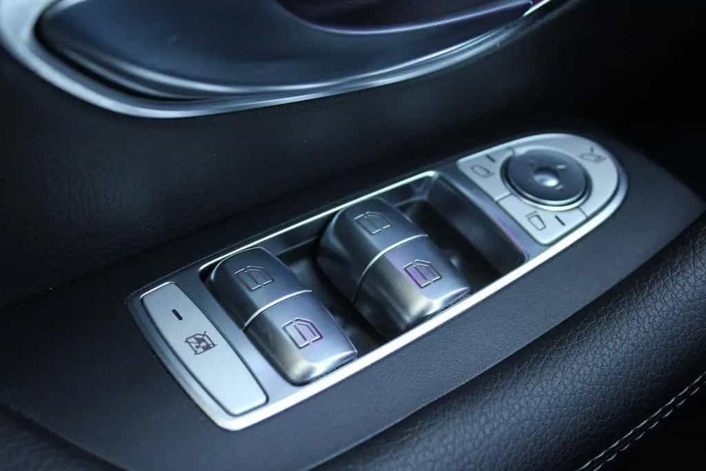 Mercedes-Benz E 200 Cabrio Cap & Scarf letzter Halter s. 2019 05/2018-photo-20